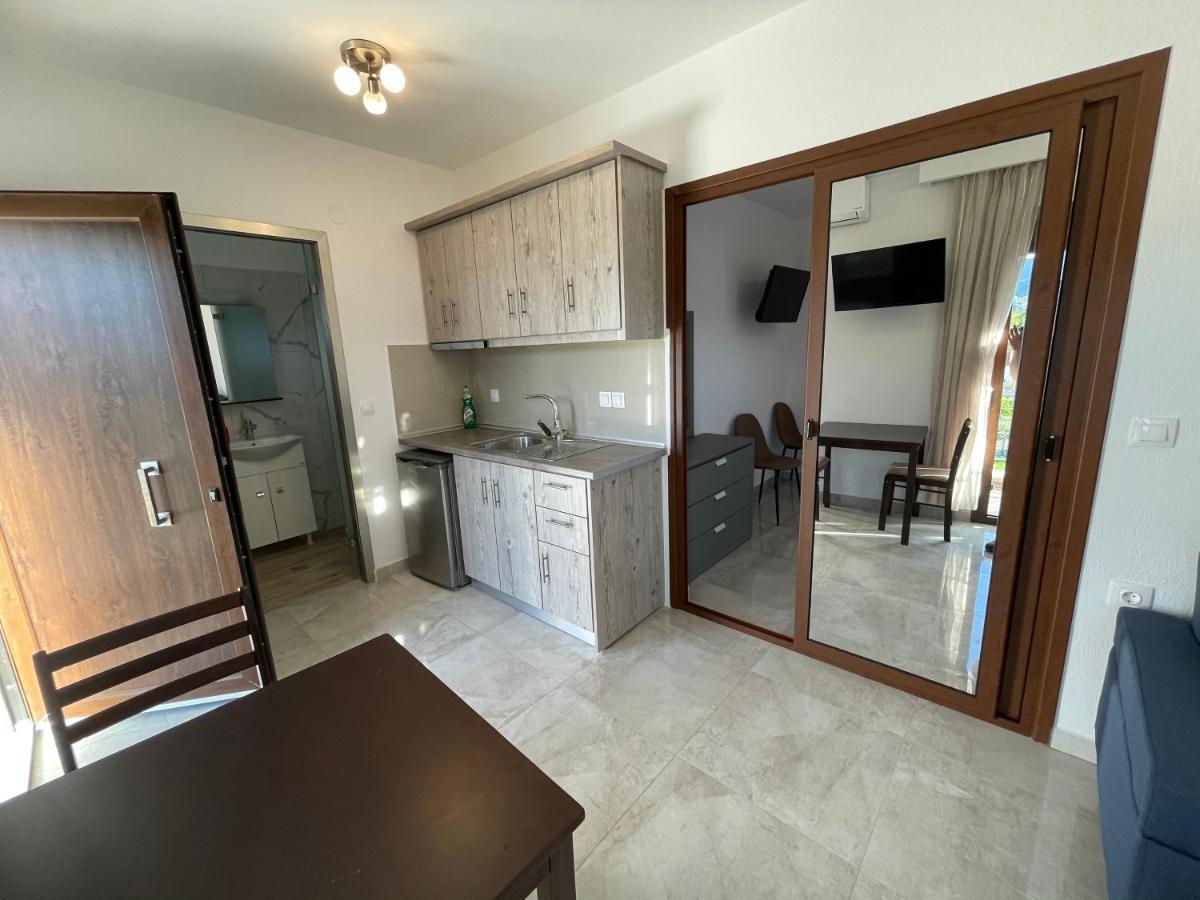 Theano Studios Paralia Sikias Exterior photo